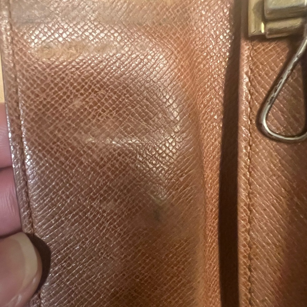 Louis Vuitton Key Case - Picture 10 of 11